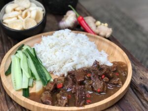 Indisch stoofvlees: pittig en zoet tegelijkertijd - foto 3