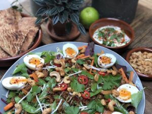 Thaise salade met kipgehakt en groenten - foto 4