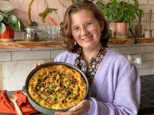 Hartige taart met prei en paddenstoelen - foto 9
