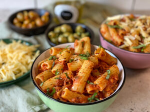 Pasta met tonijn in tomatensaus, klaar in 30 minuten - foto 4