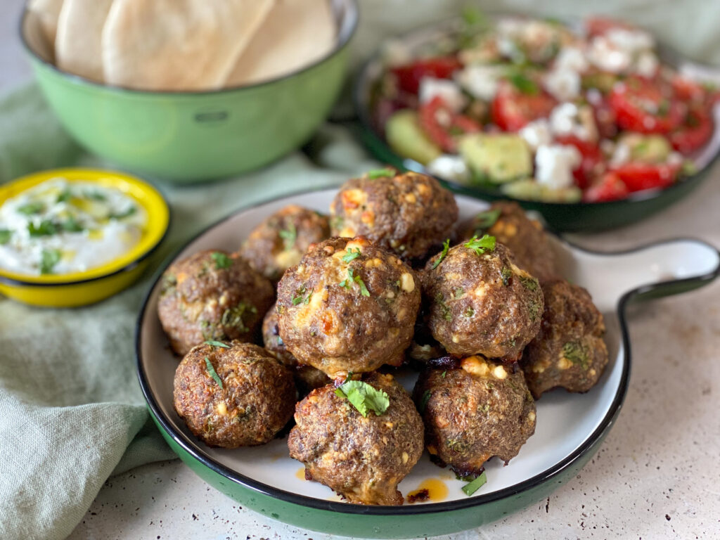Griekse gehaktballetjes met feta uit de oven - foto 4