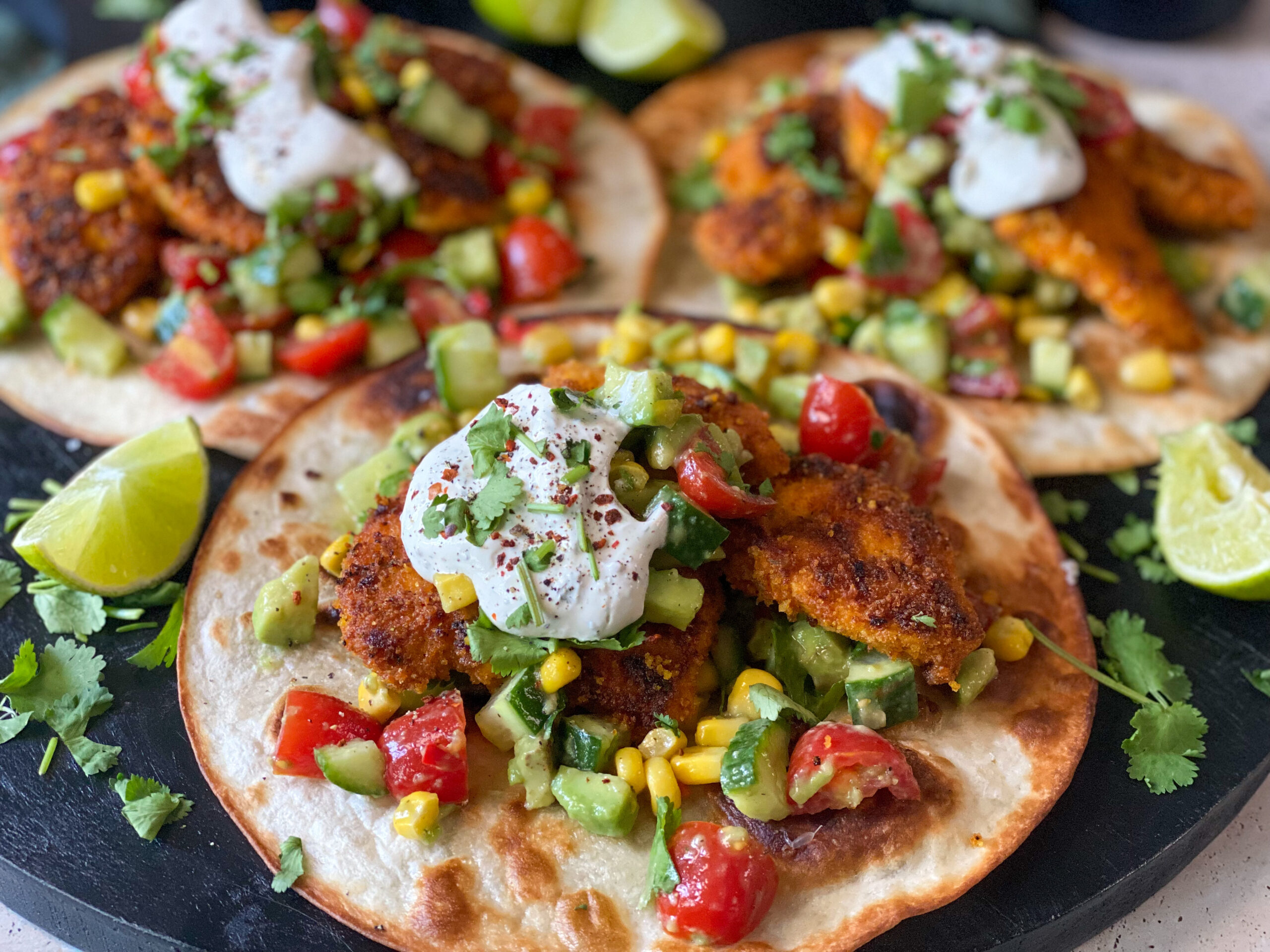 wraps met gepaneerde kip en frisse salsa - foto 3
