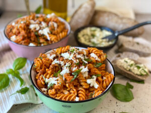 Pasta in romige tomatensaus met gehakt - foto 4