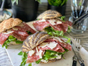Broodje salami met pittige roomkaas - foto 6