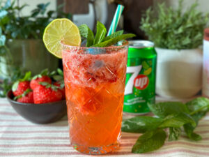 Mocktail met aardbeien en 7-up - foto 5