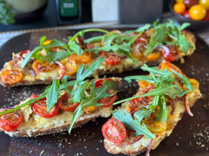 Stokbrood met kaas en tomaat uit de oven - foto 7
