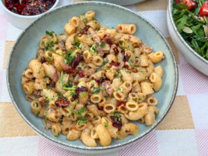Pasta roomsaus crispy chili olie spek