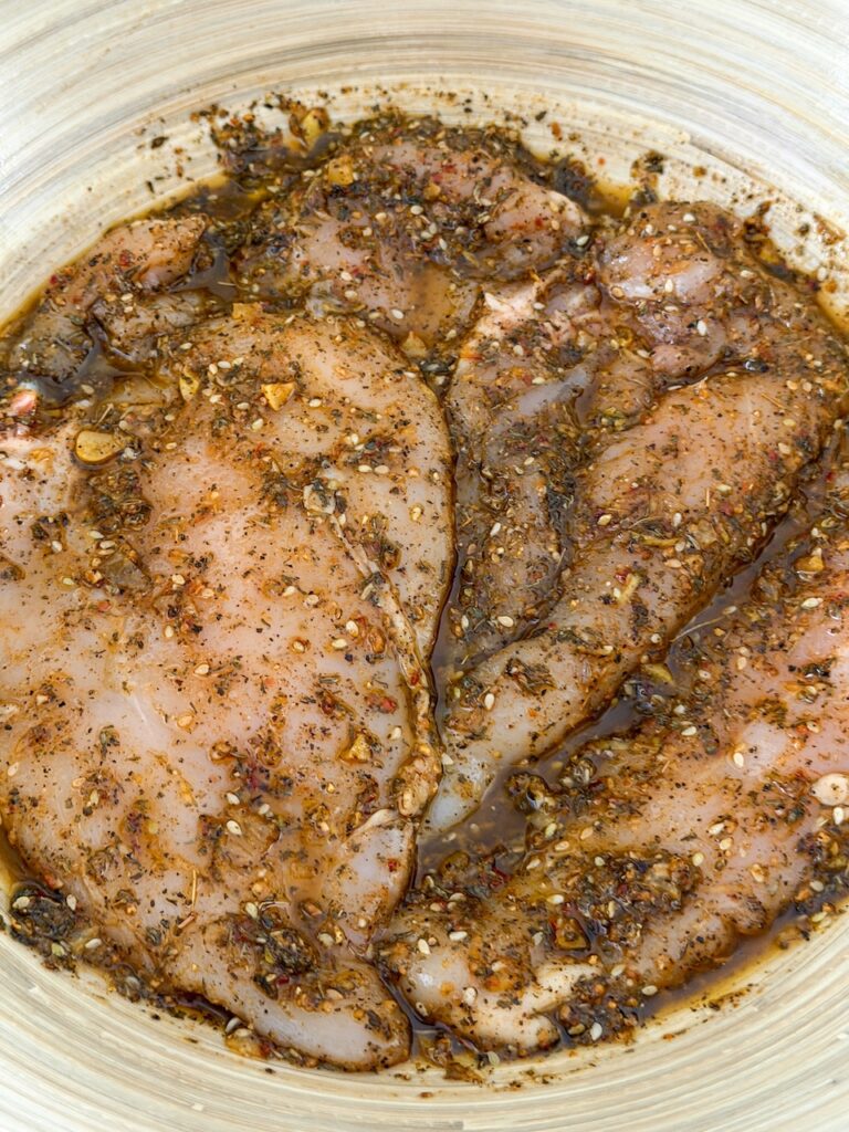 kipfilets die marineren