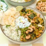 vegetarische Thaise gele curry met kikkererwten en aubergine