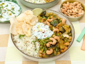 vegetarische Thaise gele curry met kikkererwten en aubergine