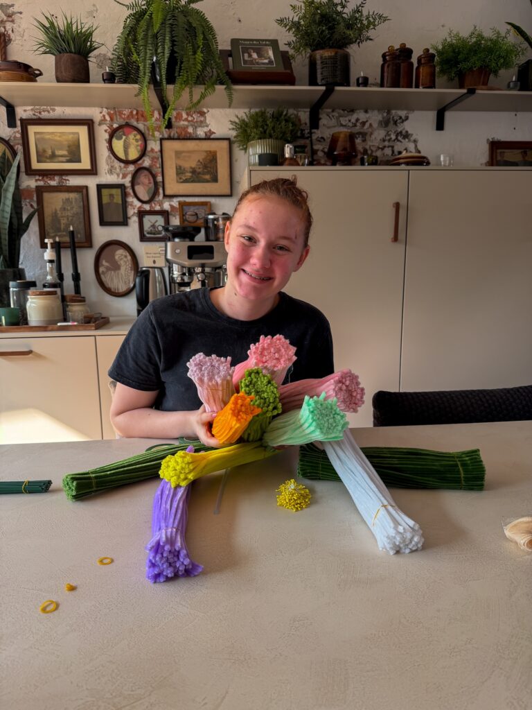 Amaranthe maakt knutsel bloemen