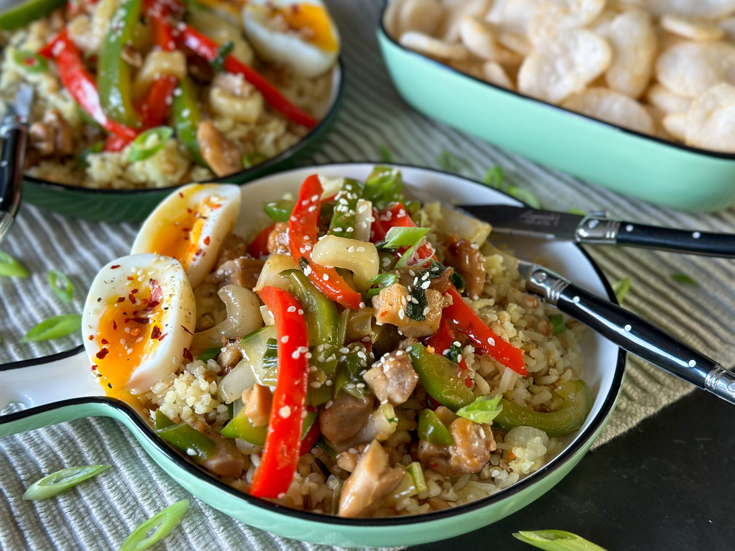 Gezonde roerbak met paprika en paksoi