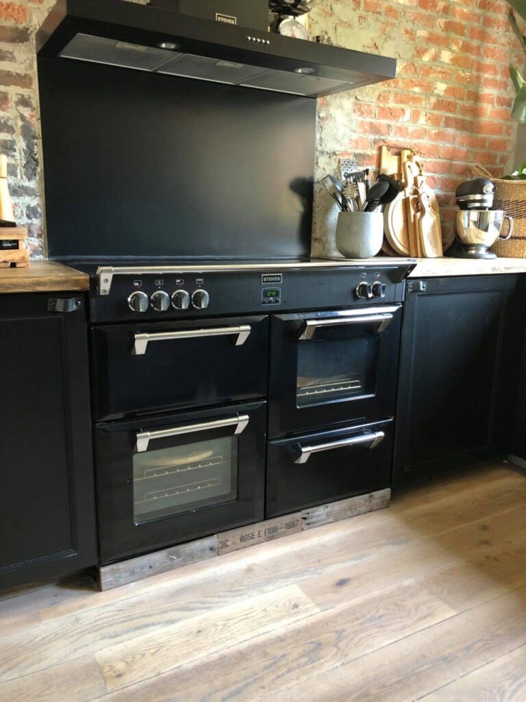 zwart fornuis van Stoves