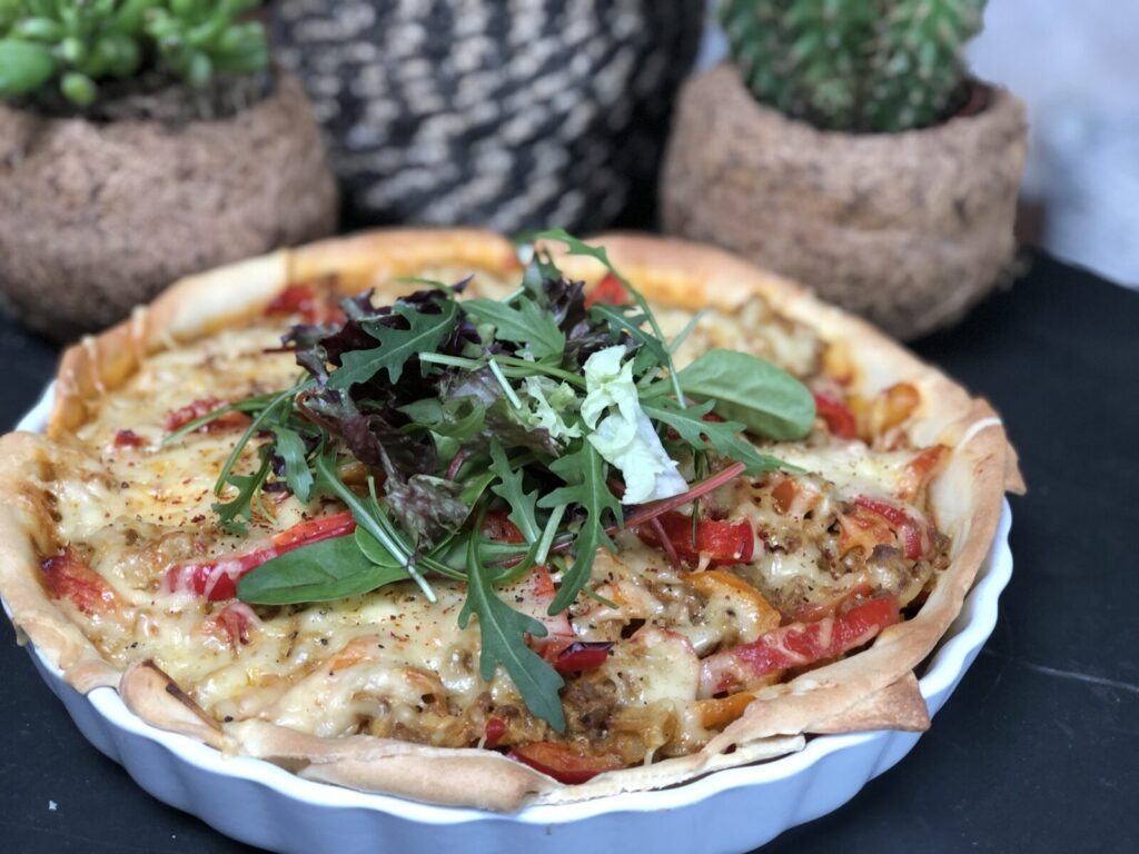 recept quiche met paprika en kruidig gehakt. 