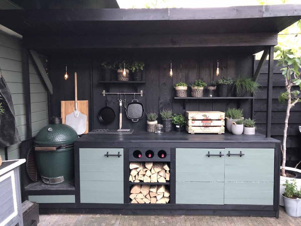 Buitenkeuken met een Big Breen Egg kamado bbq