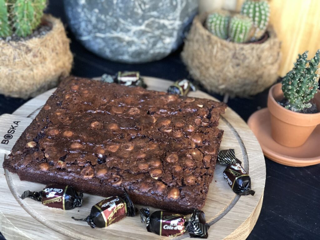recept simpele brownie met chokotoff en hazelnoten