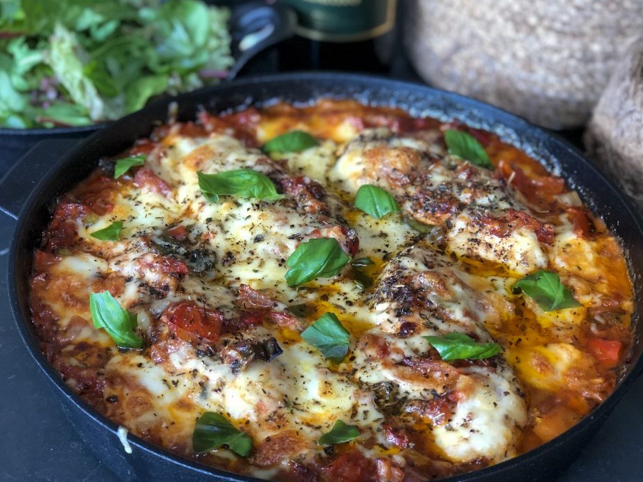 kip in pittige tomatensaus