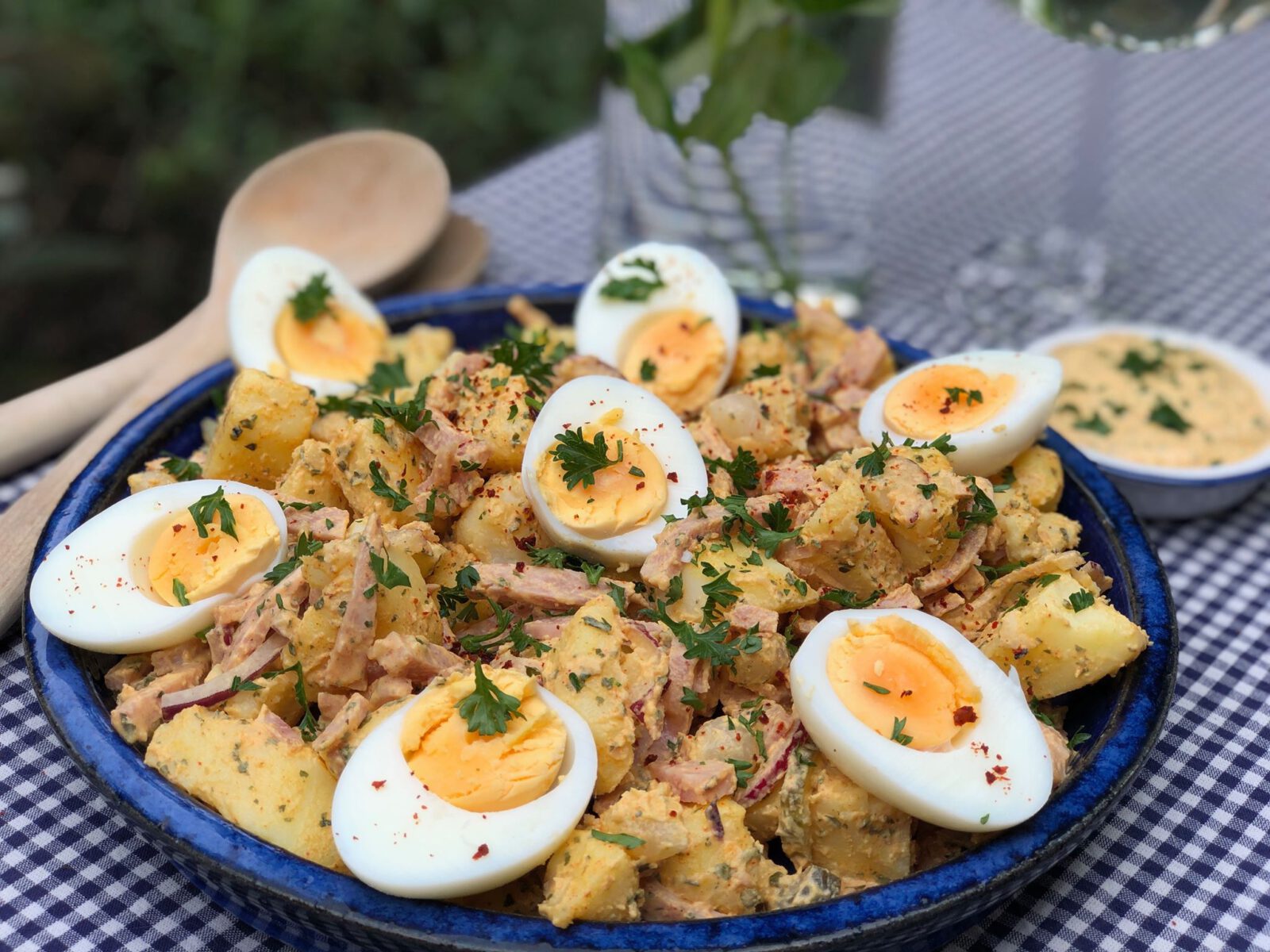 Aardappelsalade met ham en ei