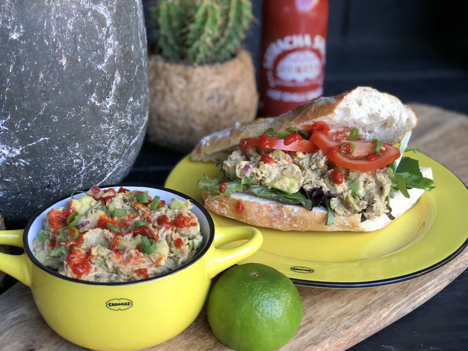 gezonde avocado tonijnsalade met sriracha - foto 4