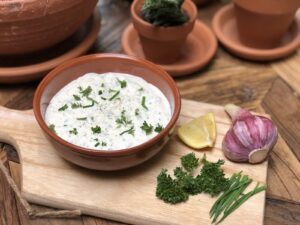 zelf knoflooksaus maken: met verse knoflook en poeder! - foto 2