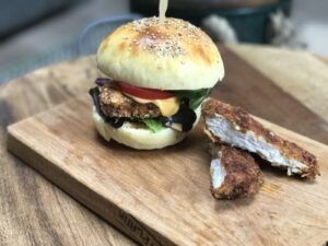 Krokante kipburger met pittige sriracha mayonaise - foto 3