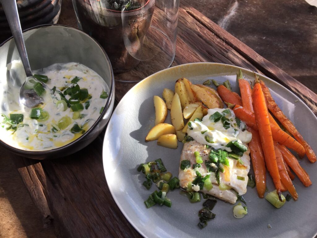 Aardappel ovenschotel met wortel, kabeljauw en een frisse yoghurtsaus - foto 2