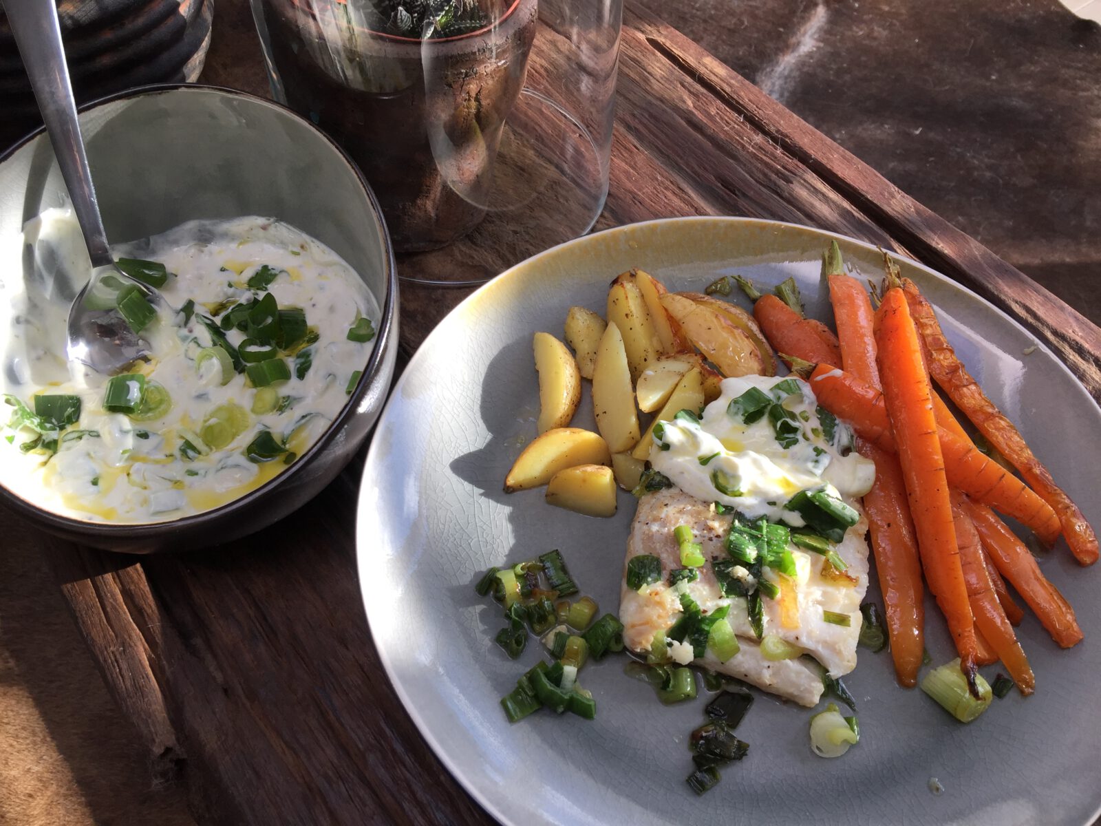 Aardappel ovenschotel met wortel, kabeljauw en een frisse yoghurtsaus - foto 2