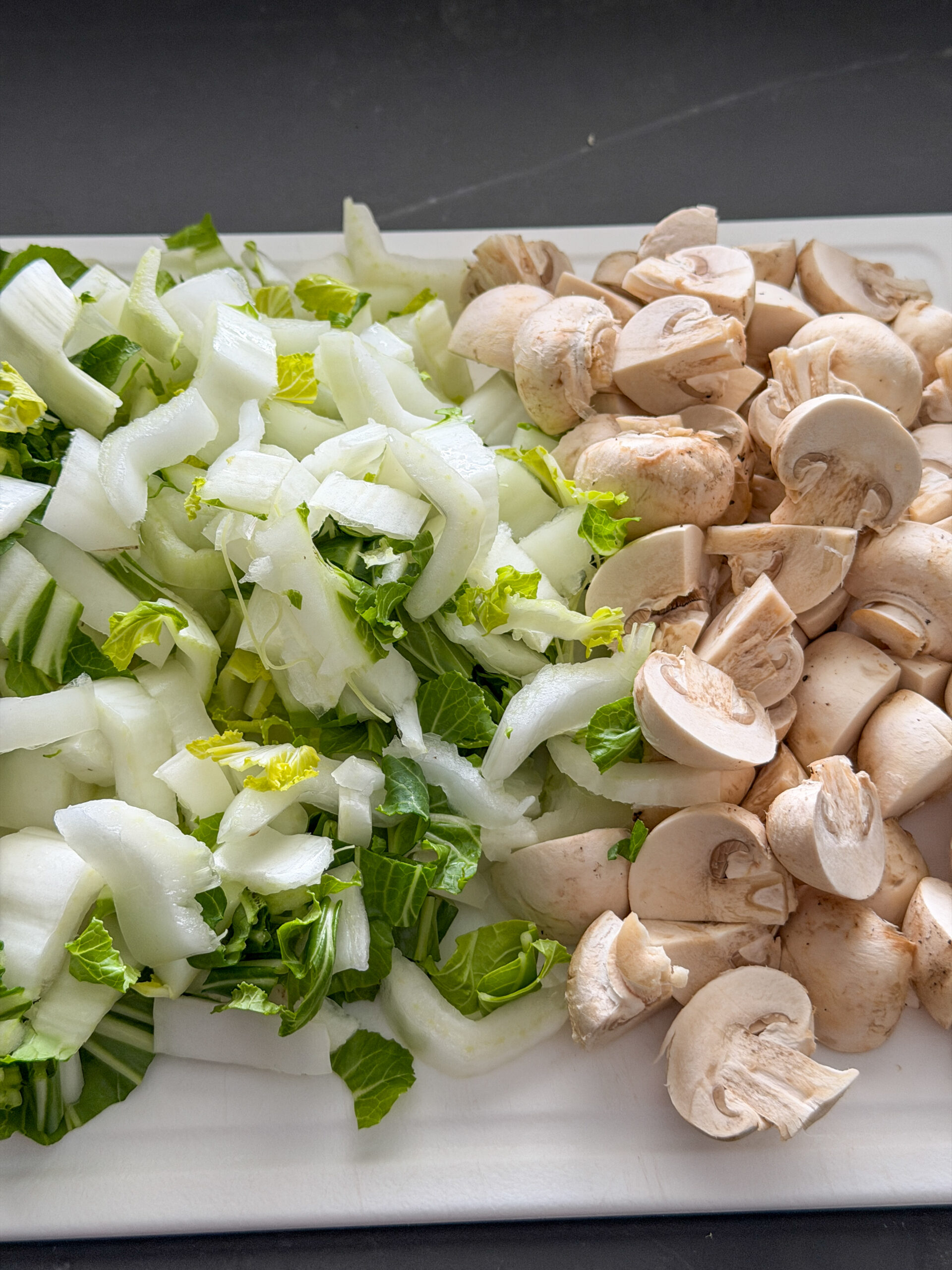 paksoi en champignons snijden