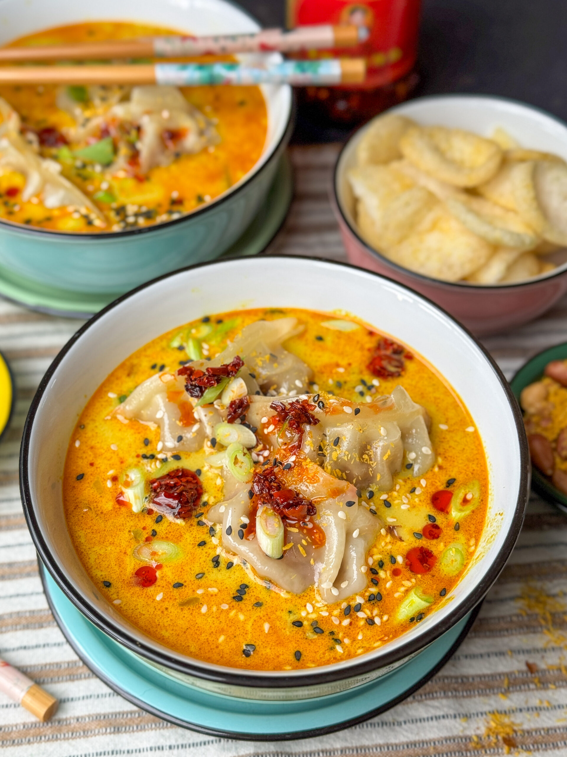 soep met gyoza en crispy chili olie
