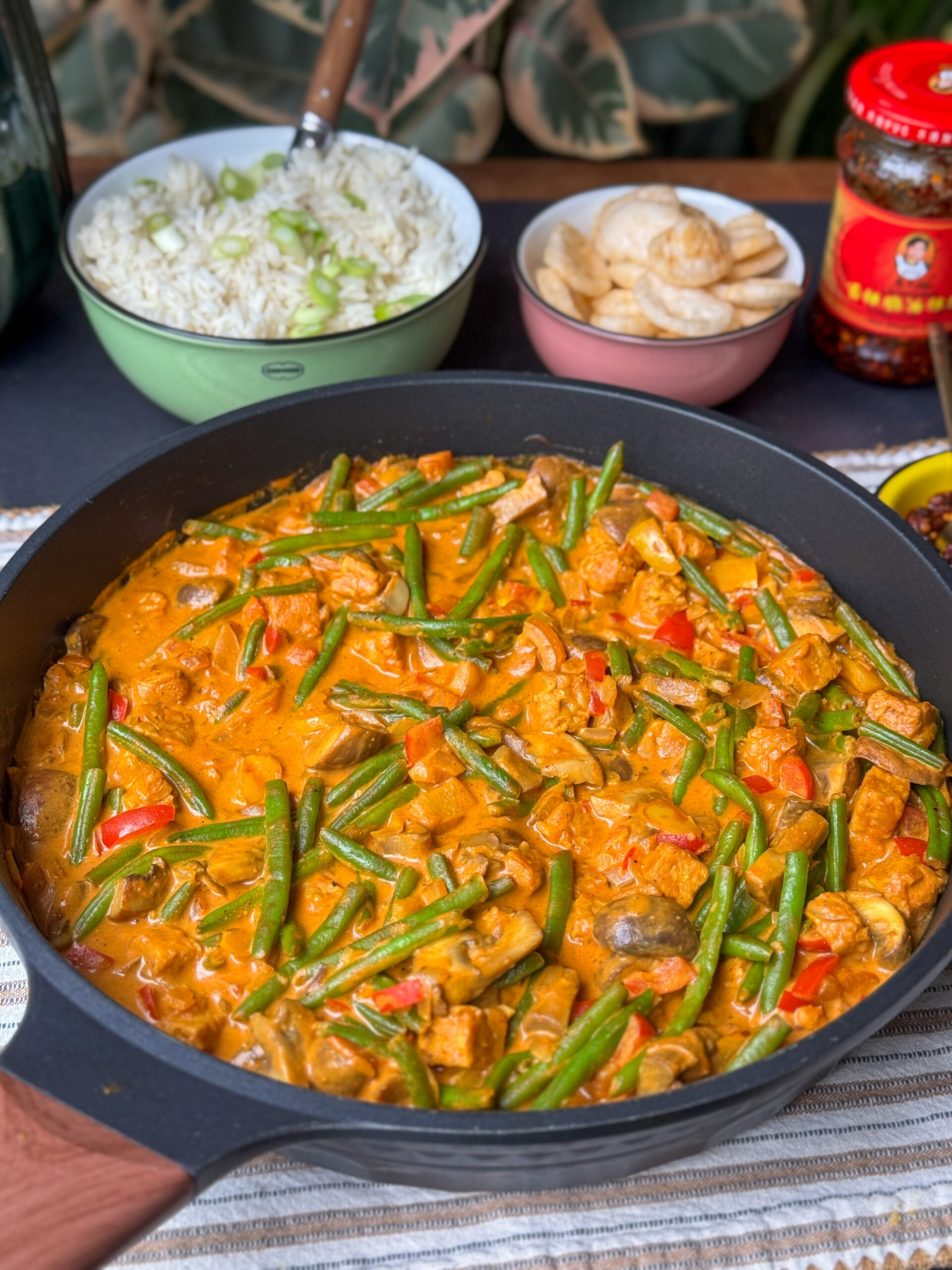 vegetarische kip kerrie met sperziebonen en paprika