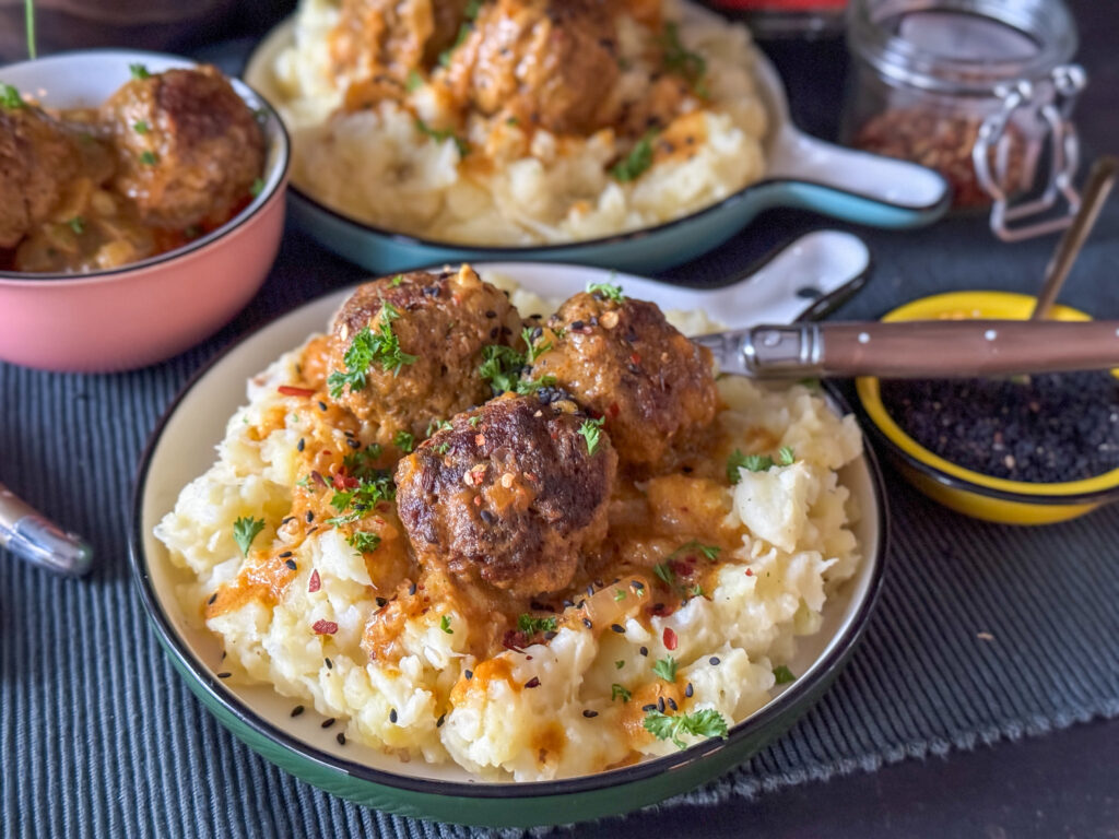 Bloemkoolstamppot met gehaktballetjes in currysaus - foto 2