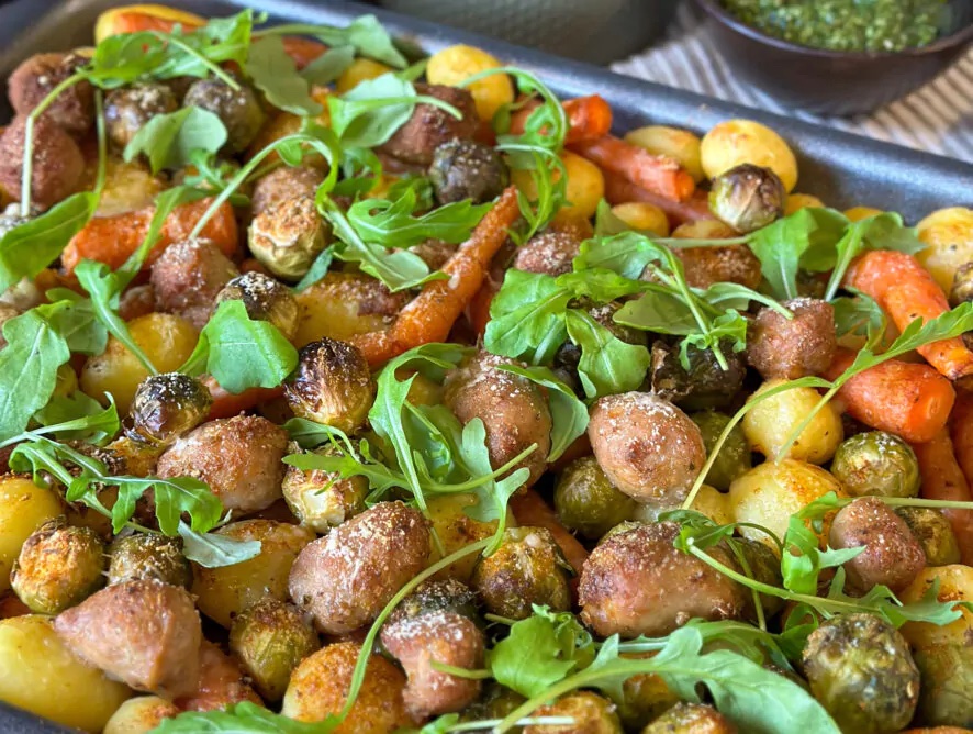 recepten seizoensgroenten maand februari : krieltjes traybake met wortel en spruitjes