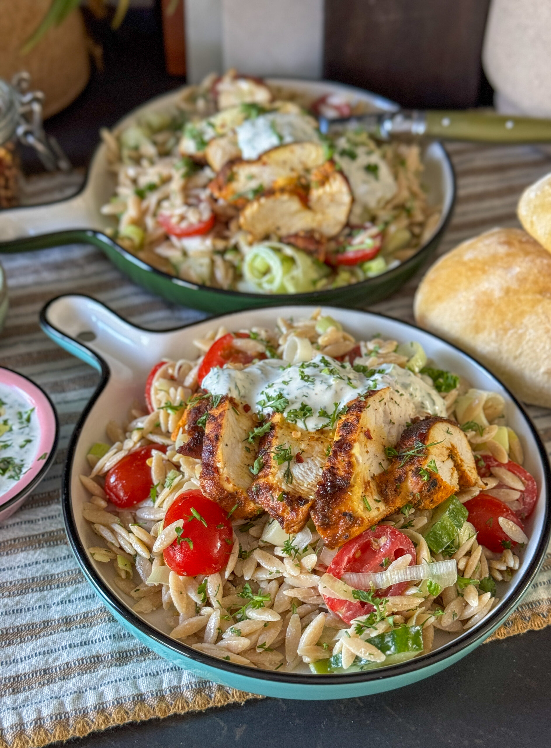 pinit salade met orzo en gegrilde kip