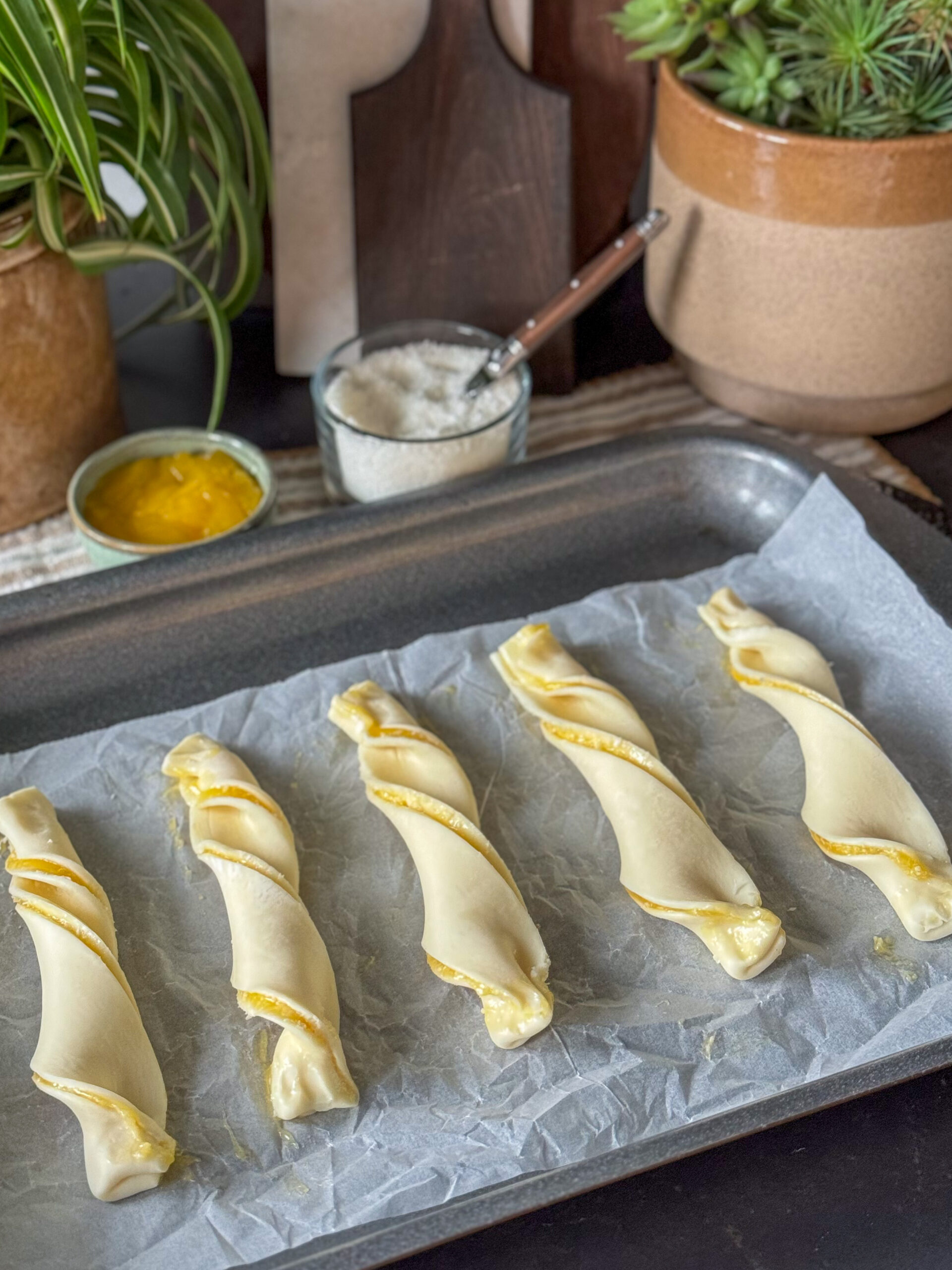 bladerdeeg stengels maken met lemon curd