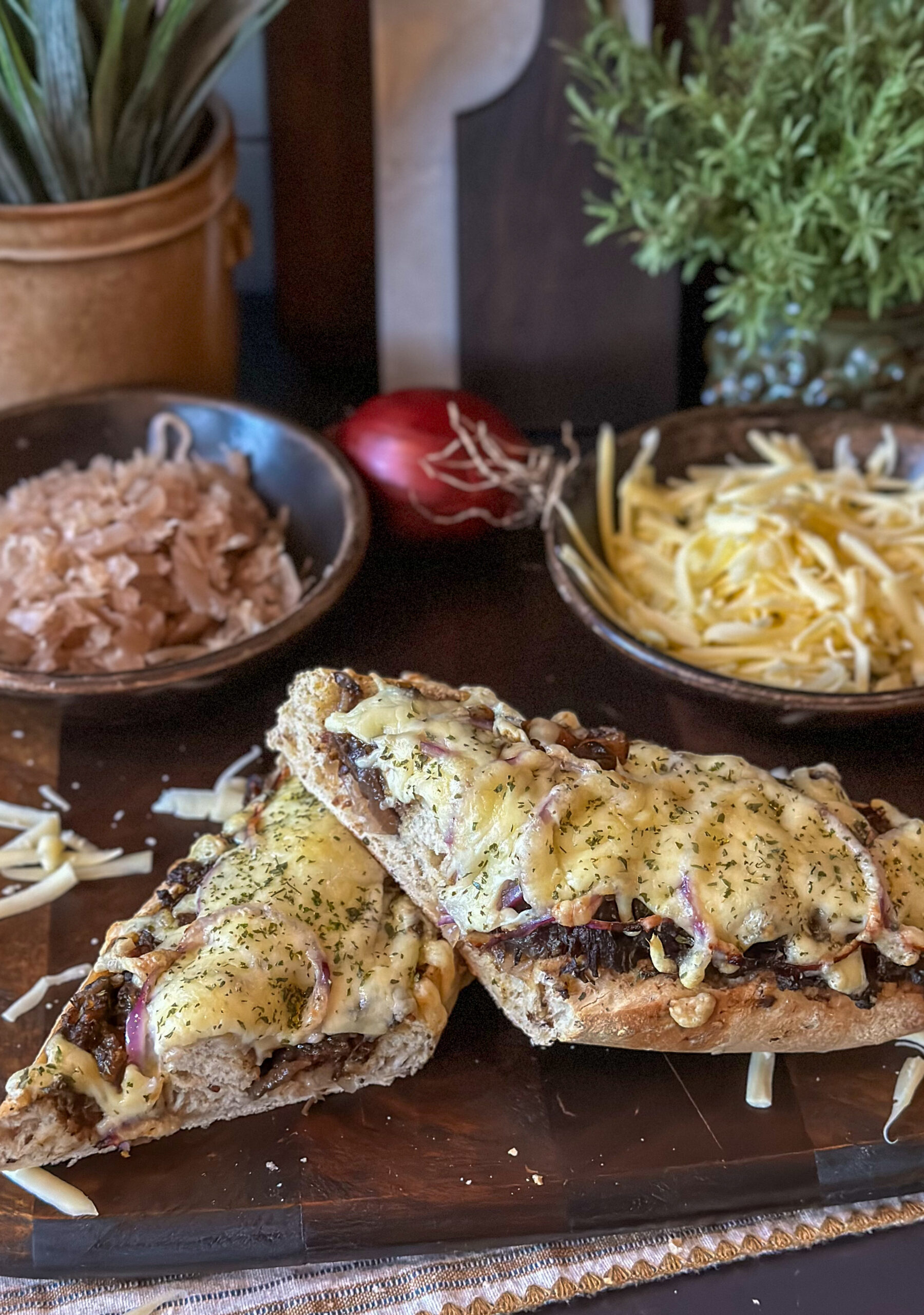 borrelbrood met stoofvlees en zuurkool