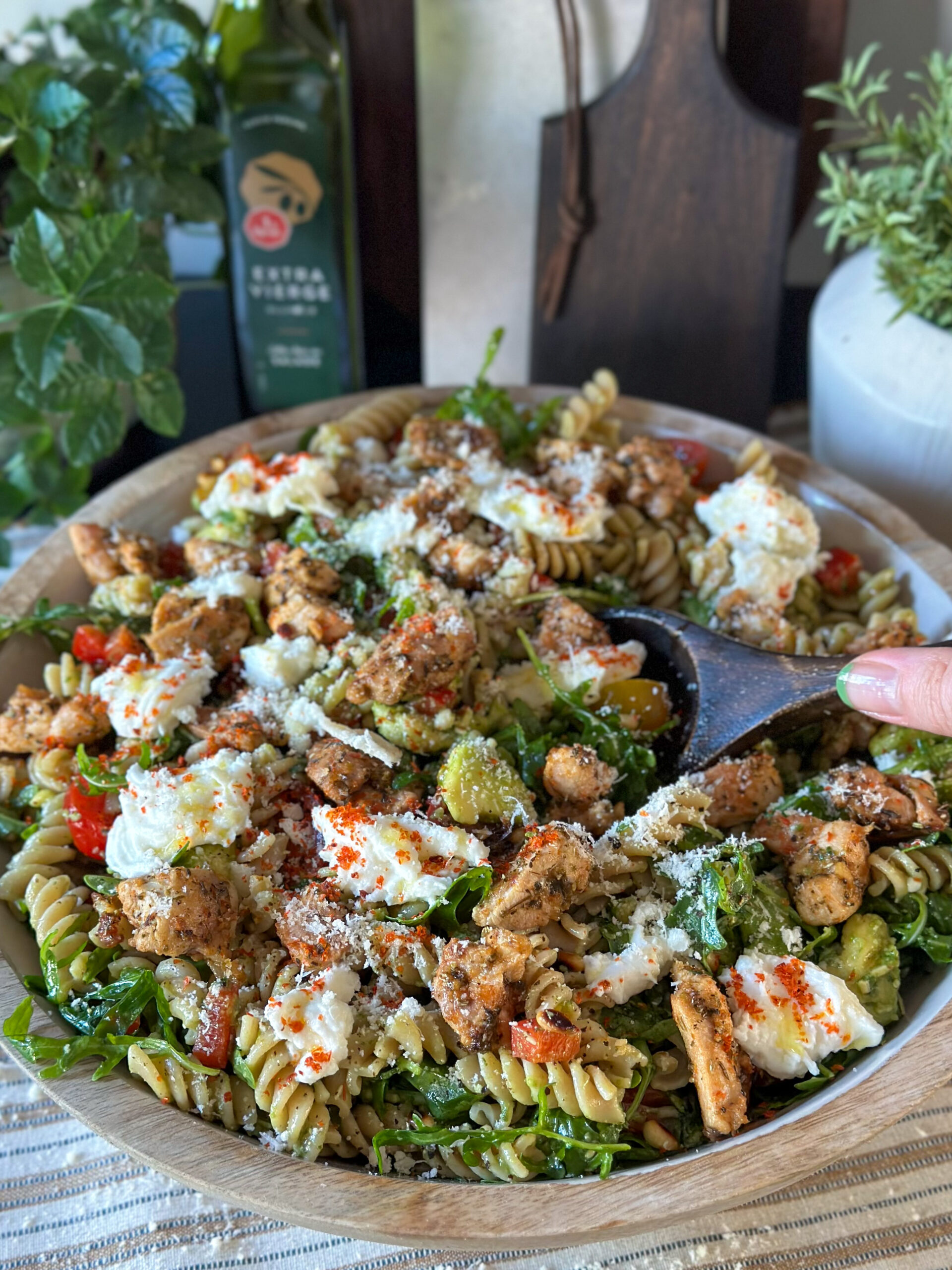 pastasalade met kip en pesto