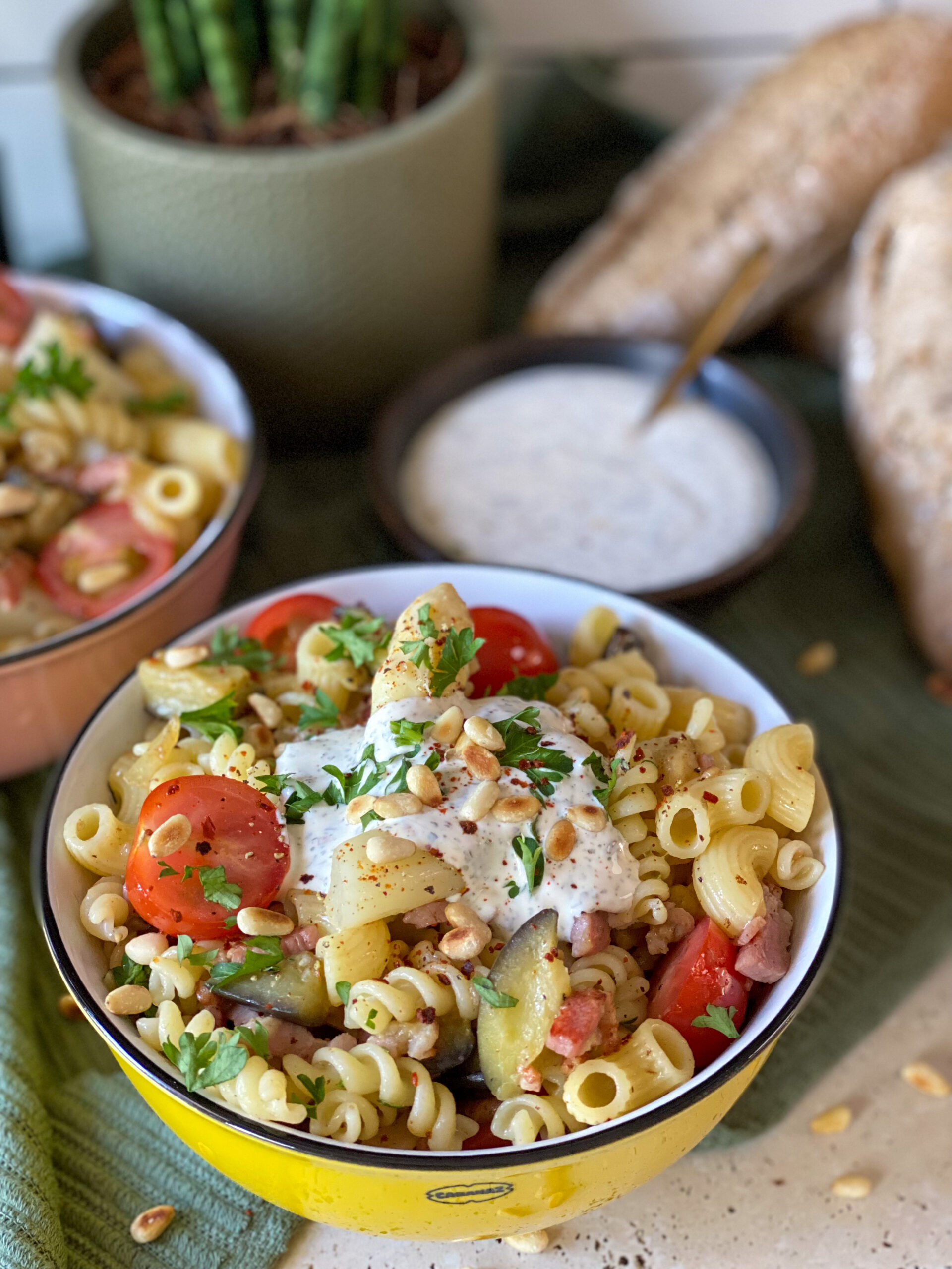 pastasalade met witte asperges en aubergine 