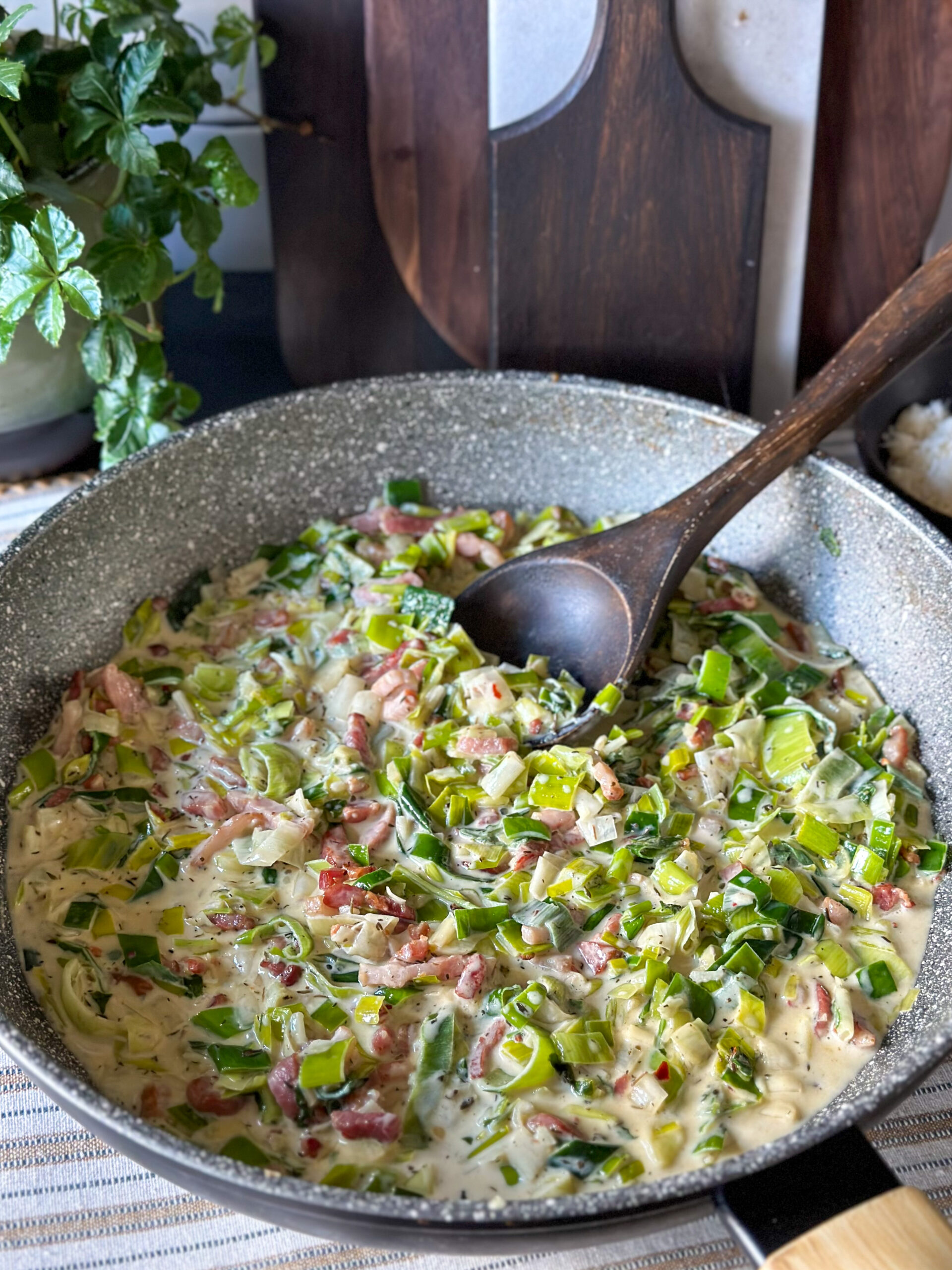 pasta met prei en spekjes in roomsaus 