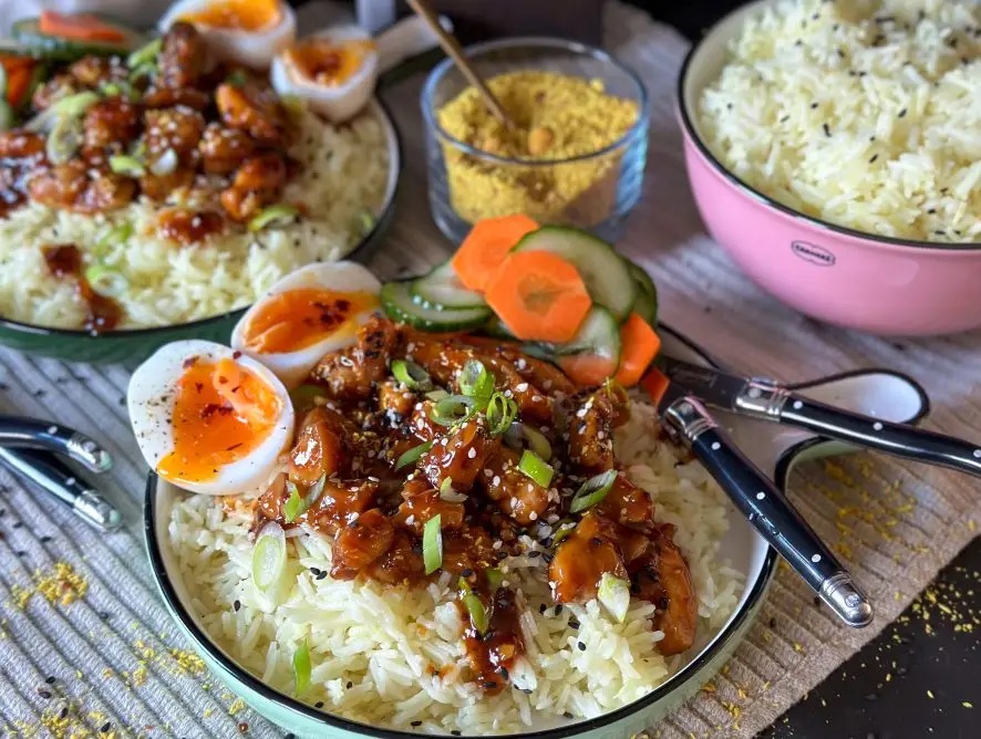thaise kip met kruidige rijst
