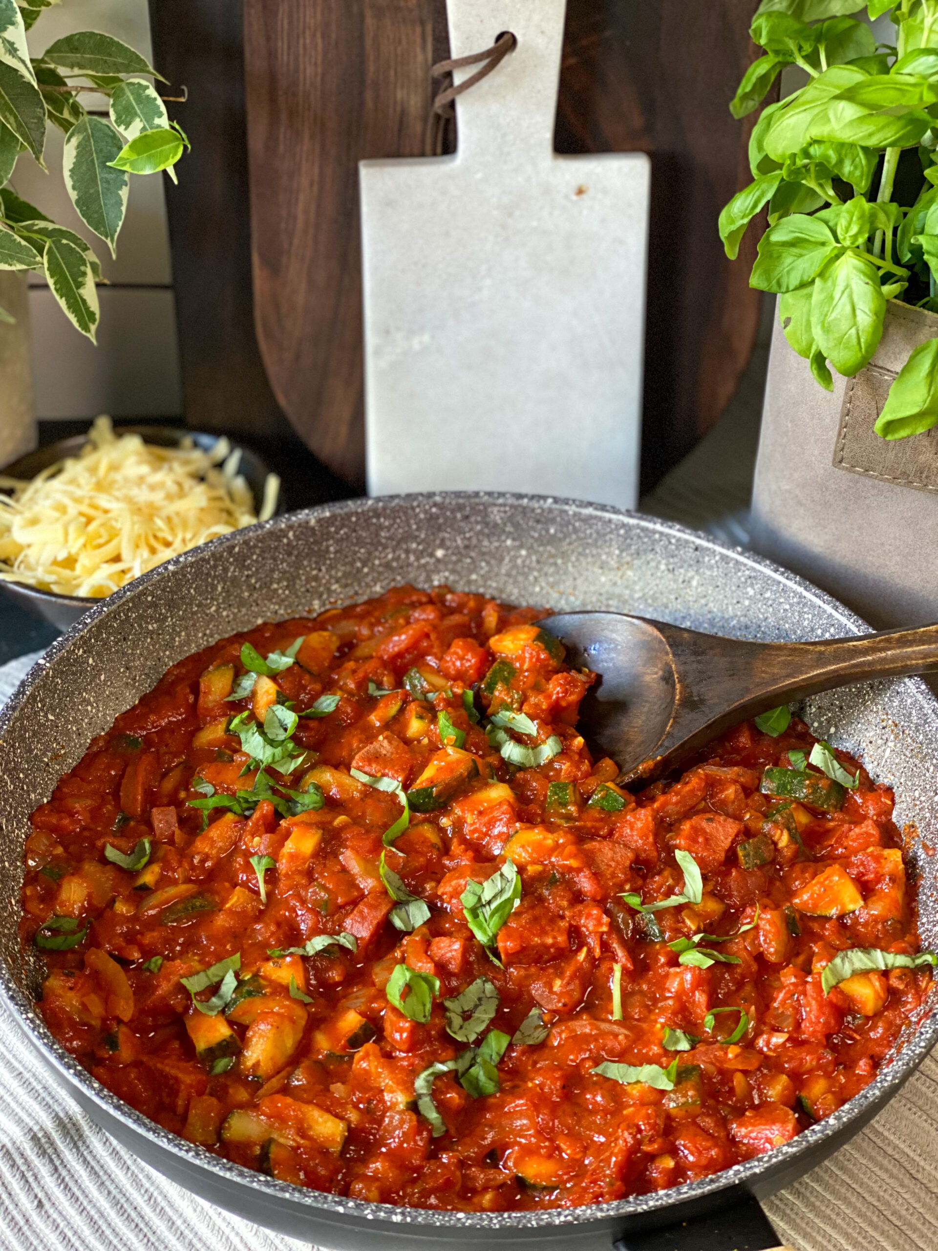 pastasaus met salami 