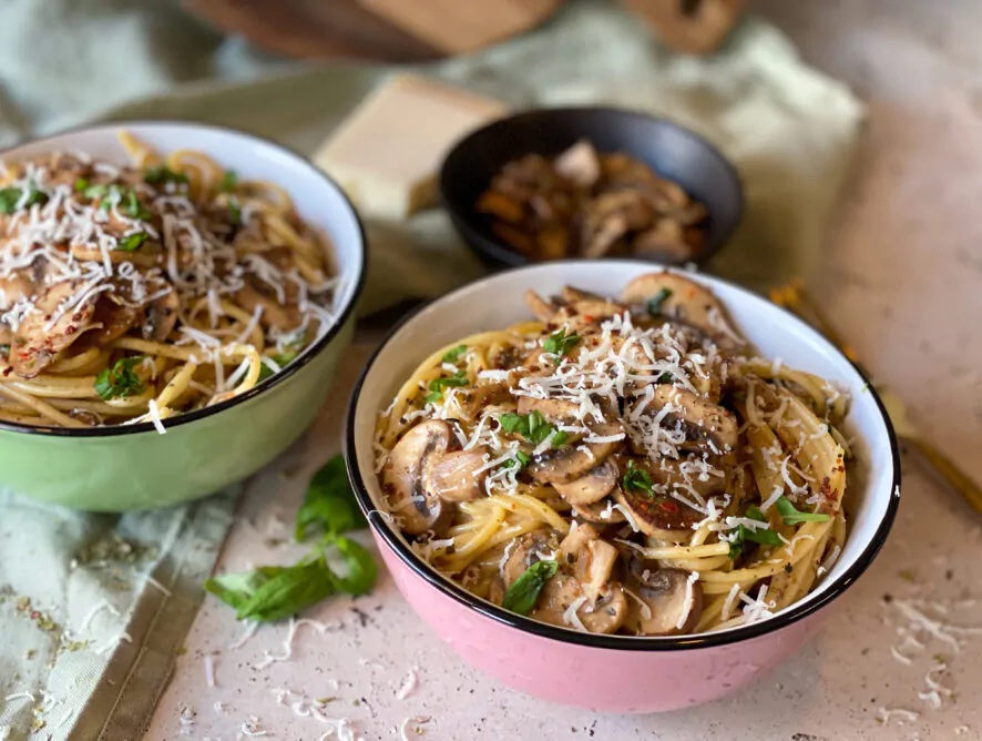 vegetarische spaghetti met champignon roomsaus