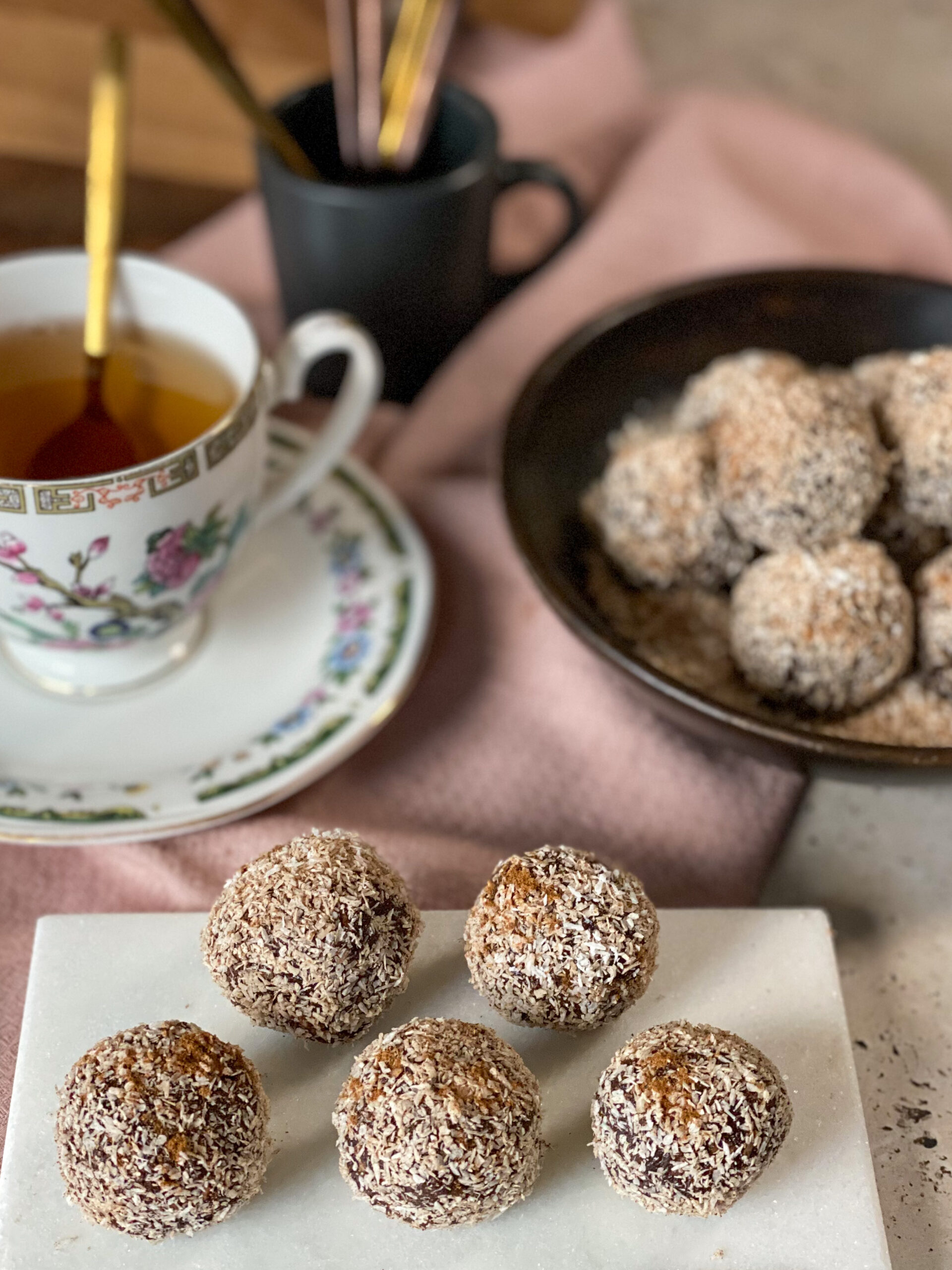 dadelballetjes met kaneel en amandel