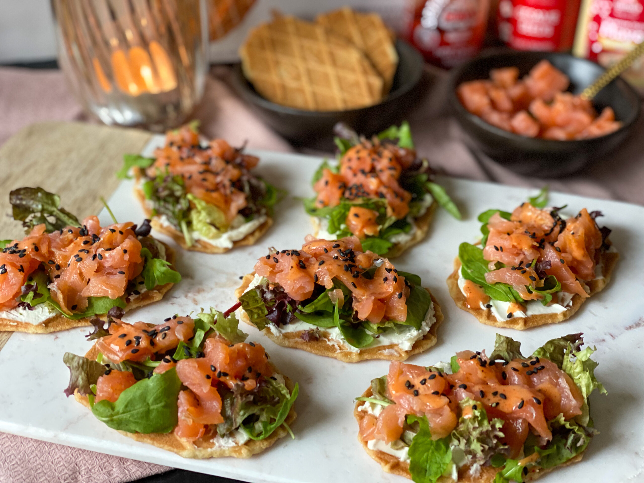 zalm op een toastje met pittige mayonaise 