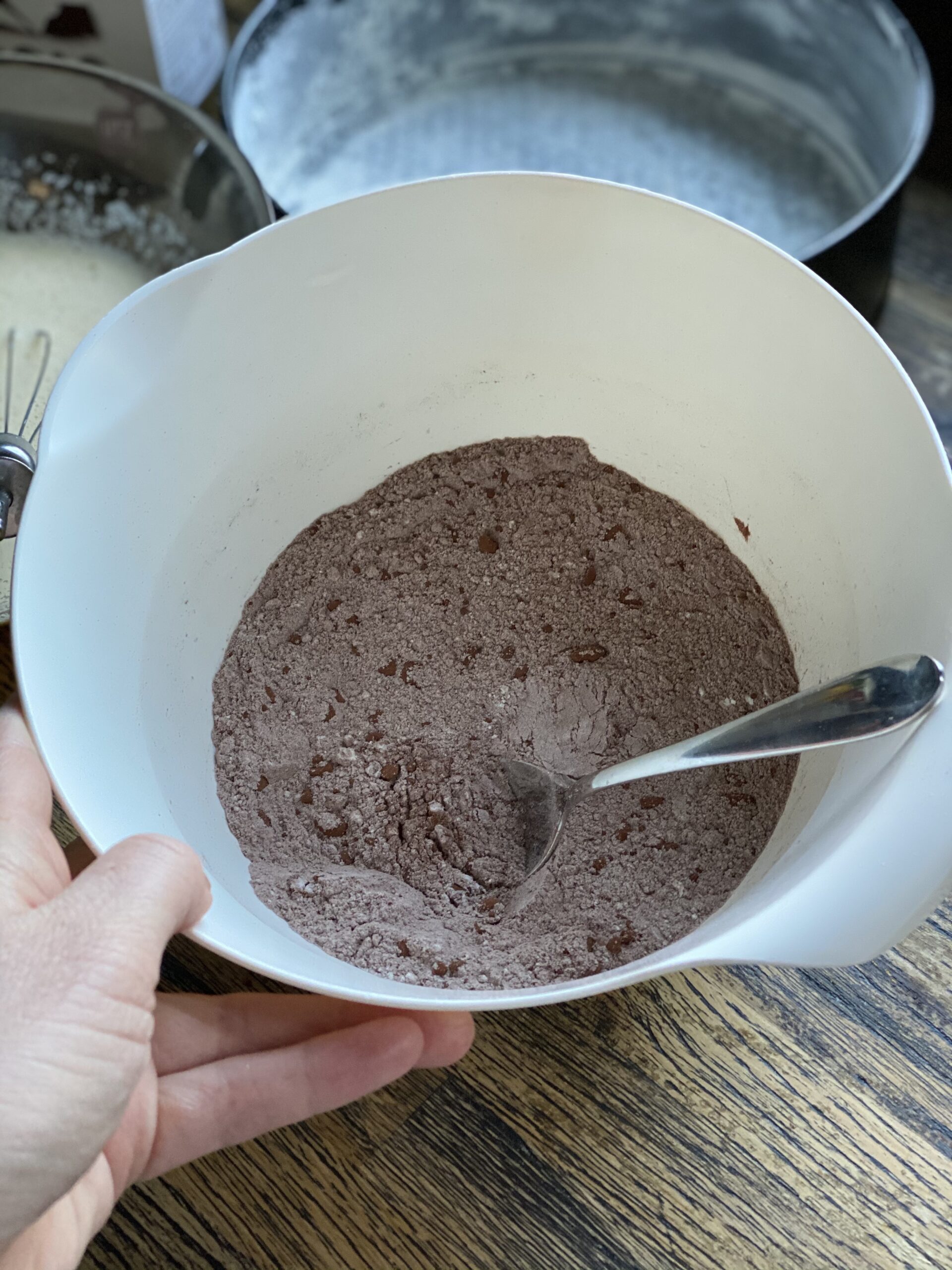 Zweedse chocolade cake maken