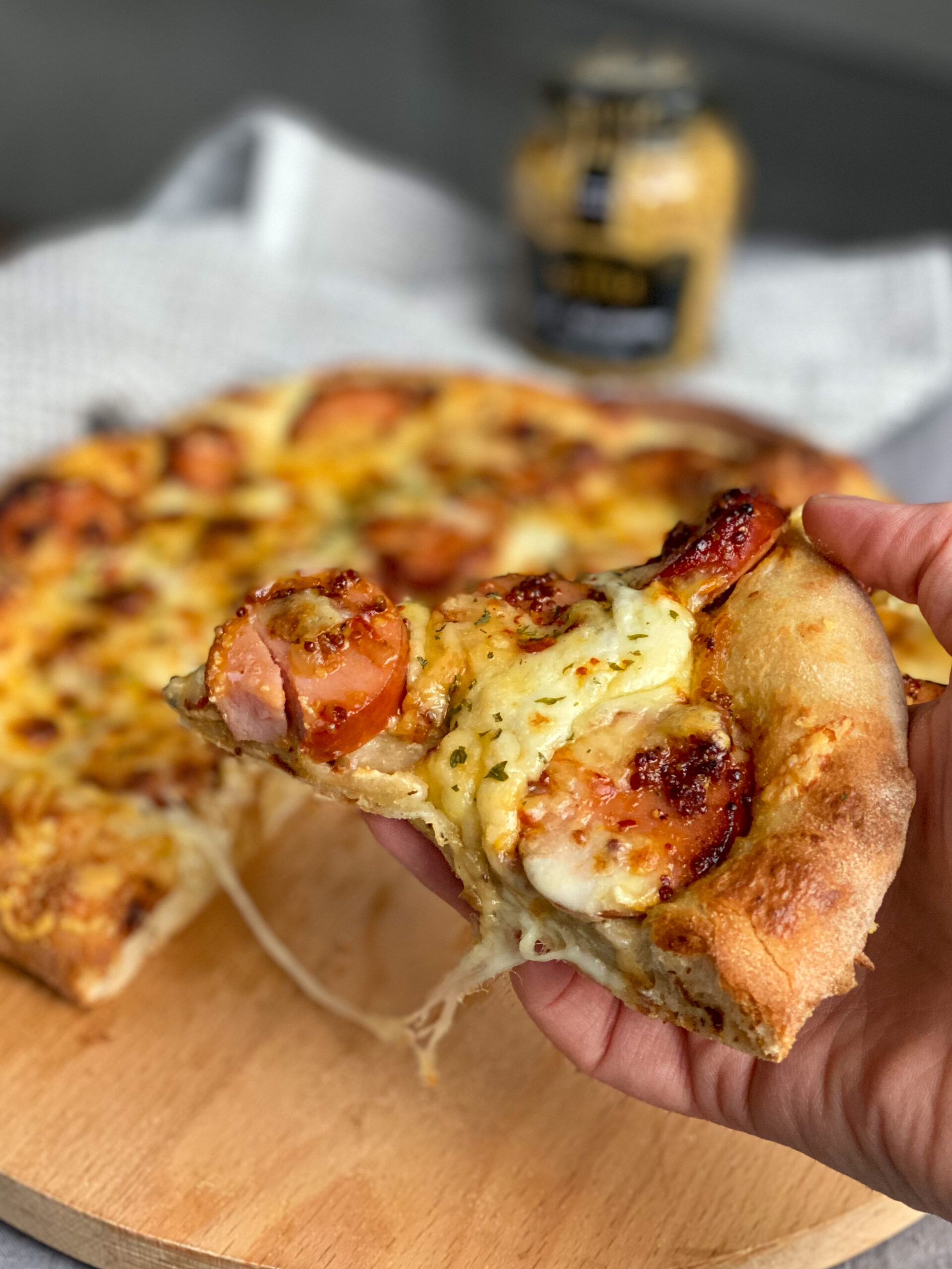 pizza met rookworst 