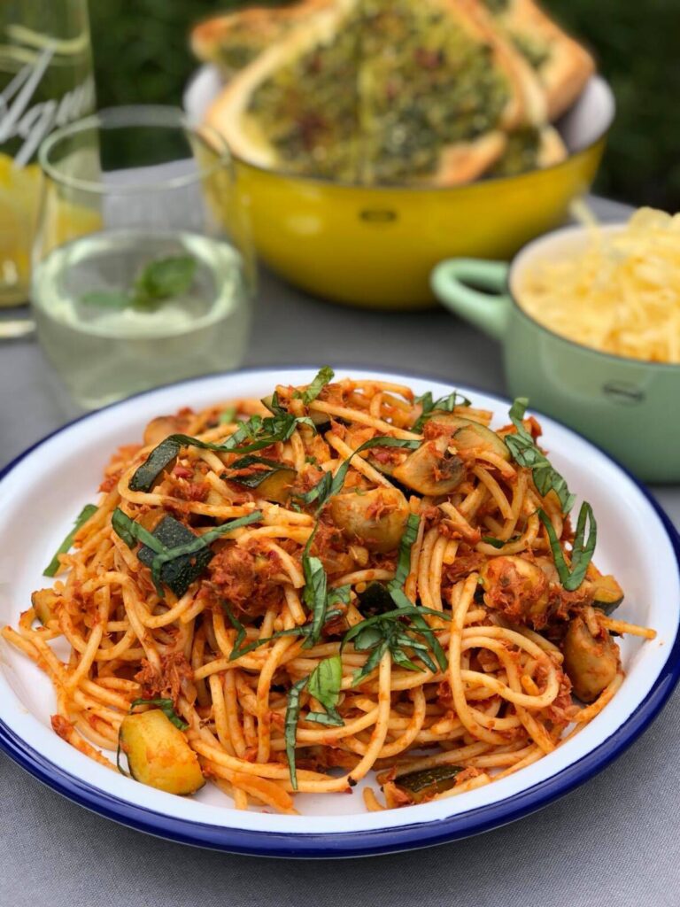 spaghetti met tonijn in tomatensaus
