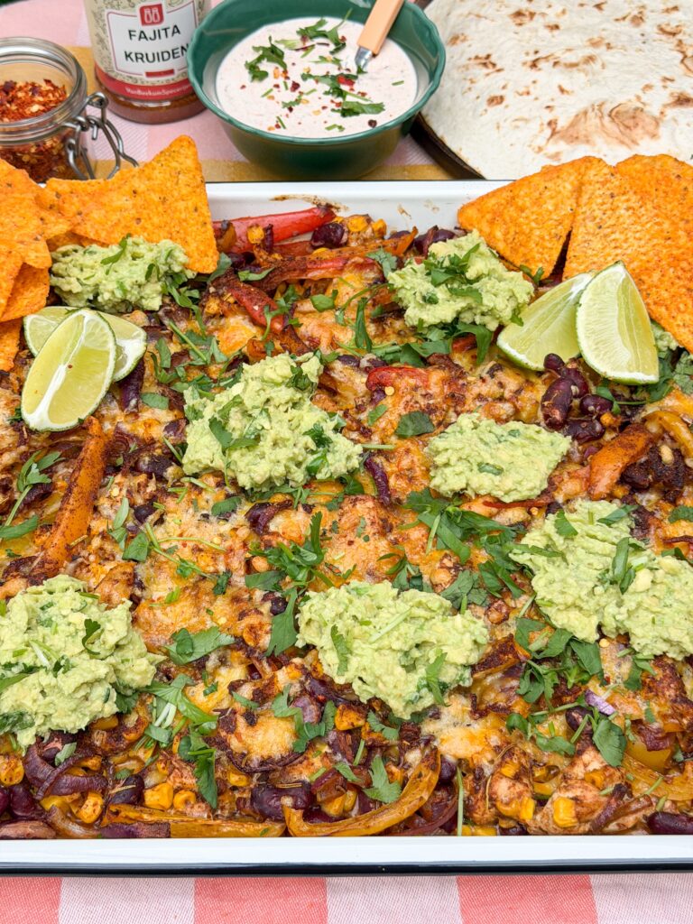 kip met paprika en bonen uit de oven met mexicaanse kruiden