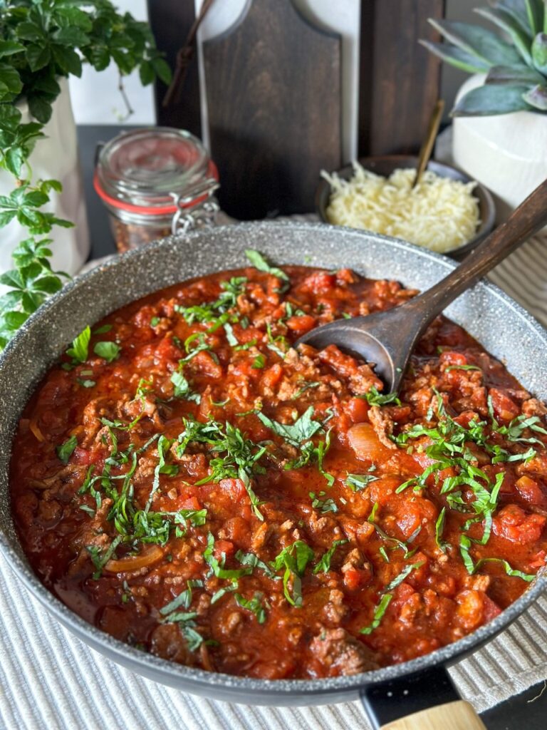 tomatensaus maken voor Italiaanse lasagne