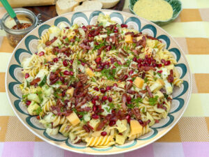 pastasalade met witlof, recept uit weekmenu 32 van Familie over de Kook