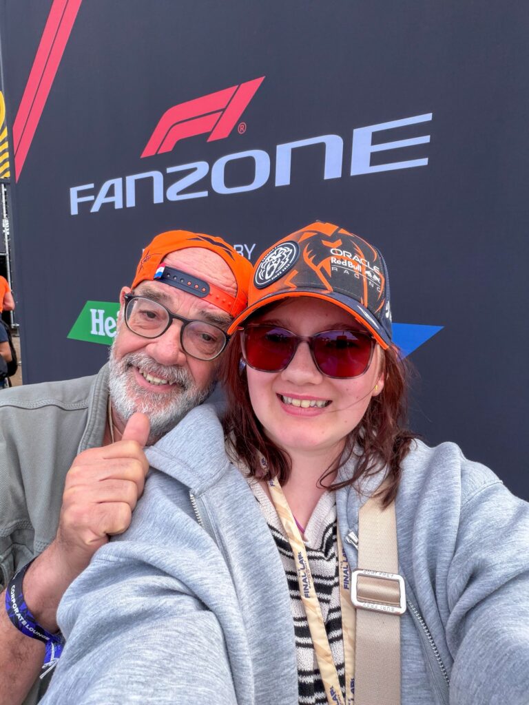 Beaudine en opa bij de formule 1